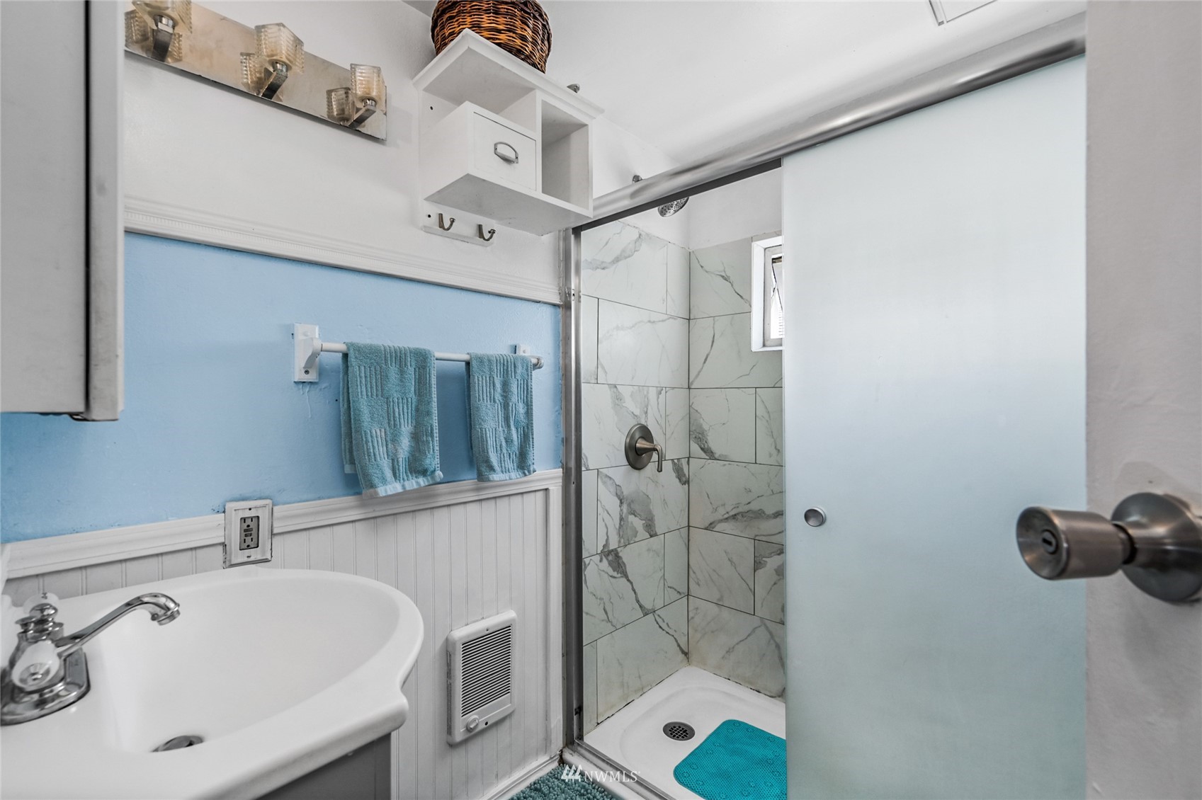 2327 Harrison Avenue Everett, WA 98201 - Photo 7 of 25