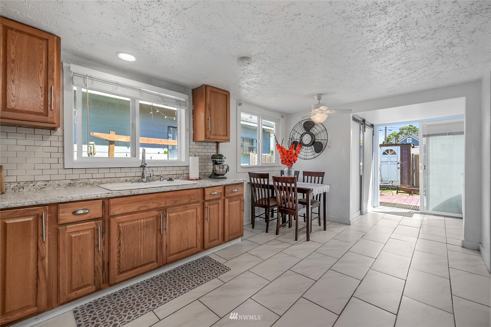 2327 Harrison Avenue Everett, WA 98201 - Photo 10 of 25