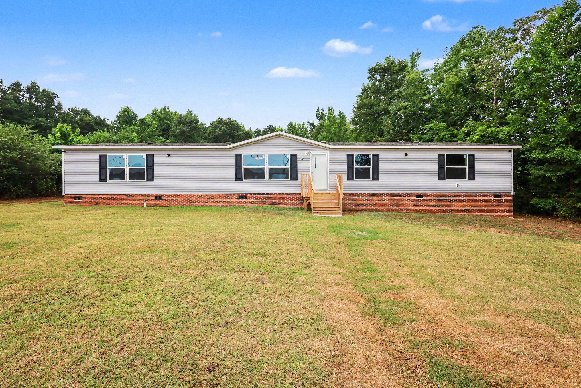 205 Dillon Street Chesnee, SC 29323 - Photo 2 of 32