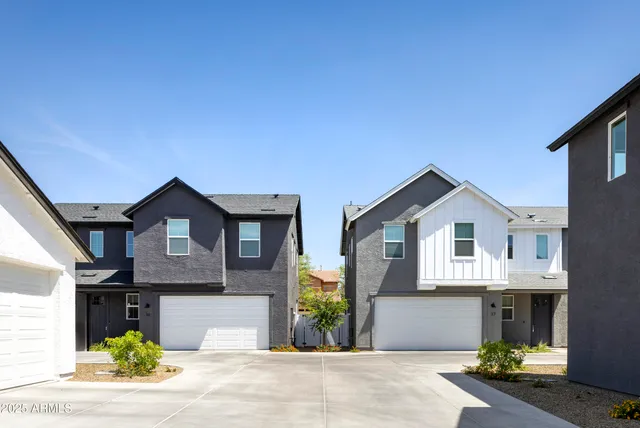 $2,895 | 9117 North 181st Avenue, Unit 100, Waddell, AZ 85355