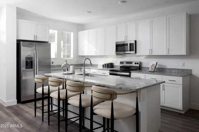 $2,895 | 9117 North 181st Avenue, Unit 100, Waddell, AZ 85355