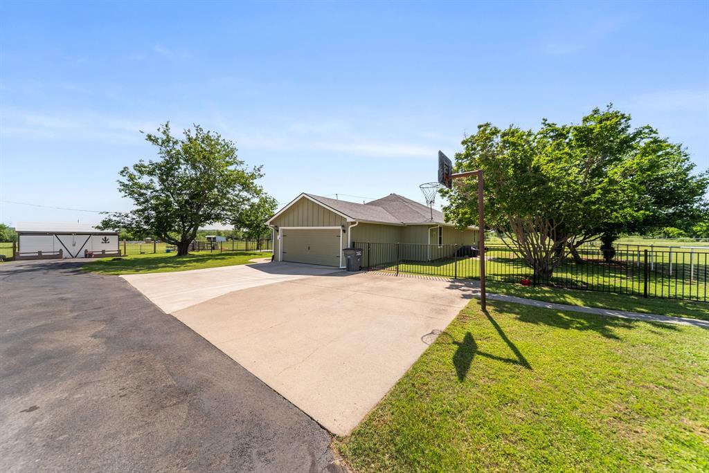 258 Bobcat Road Sanger, TX 76266 - Photo 34 of 39 Gallery Image 34