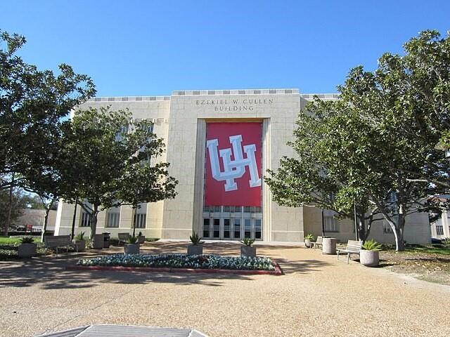 3610 Dennis Street Houston, TX 77004 - Photo 16 of 16 Minutes from the University of Houston campus with easy access to campus amenities and resources.