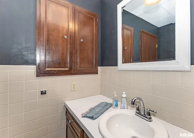 $149,900 | 111 North West Street, Cambridge, IL 61238