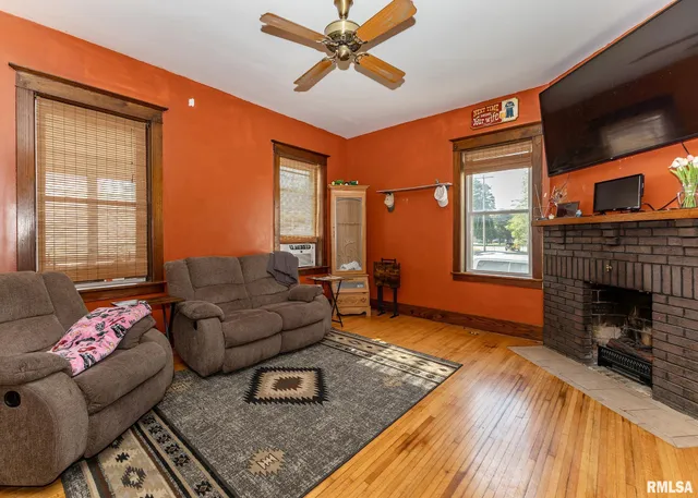 $149,900 | 111 North West Street, Cambridge, IL 61238