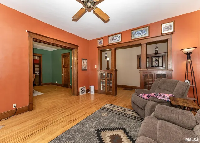 $149,900 | 111 North West Street, Cambridge, IL 61238