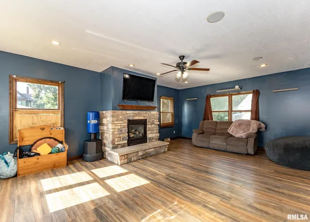 $149,900 | 111 North West Street, Cambridge, IL 61238