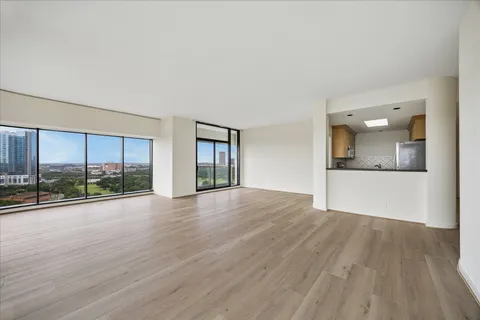 $643,775 | 1701 Hermann Drive, Unit 14B, Houston, TX 77004