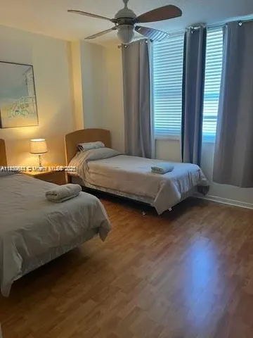 a close up view of a washer and dryer