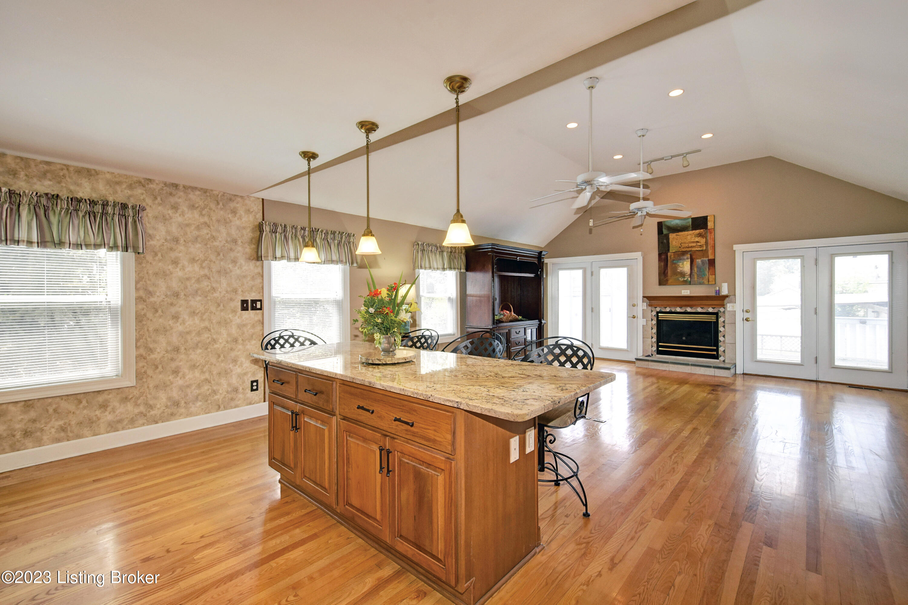3106 Plover Road Louisville, KY 40213 - Photo 17 of 35 Kitchen - Great Room
