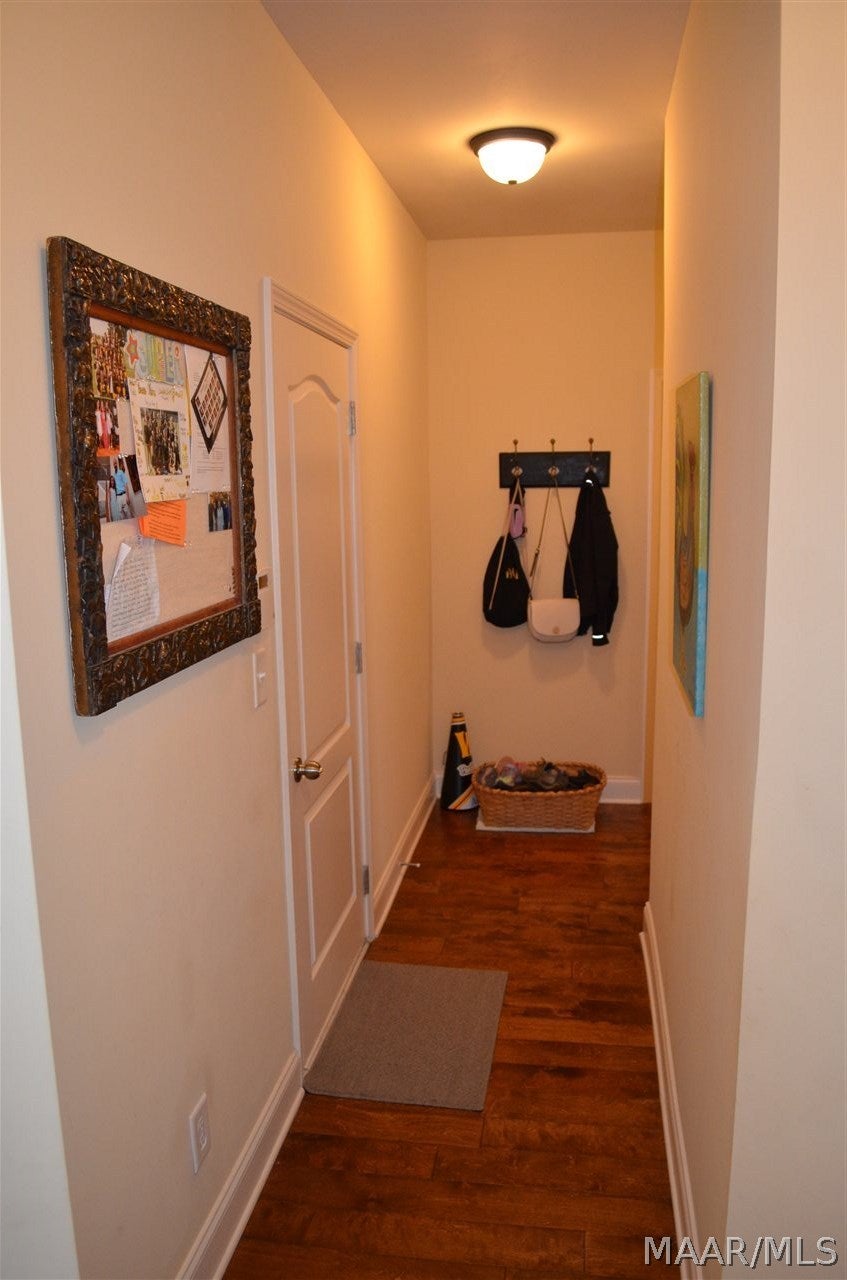 109 High Pt Road Newton, AL 36352 - Photo 18 of 36 Hallway