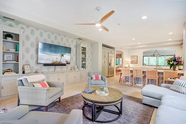 $1,595,000 | 2855 Tiburon Boulevard East, Unit 102, Naples, FL 34109