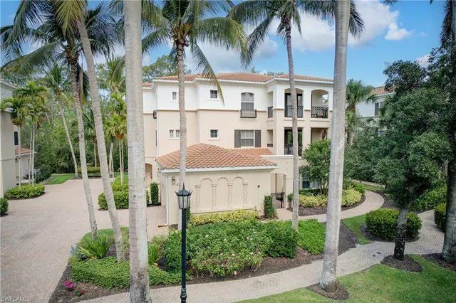 $1,595,000 | 2855 Tiburon Boulevard East, Unit 102, Naples, FL 34109