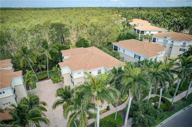 $1,595,000 | 2855 Tiburon Boulevard East, Unit 102, Naples, FL 34109