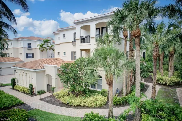 $1,595,000 | 2855 Tiburon Boulevard East, Unit 102, Naples, FL 34109