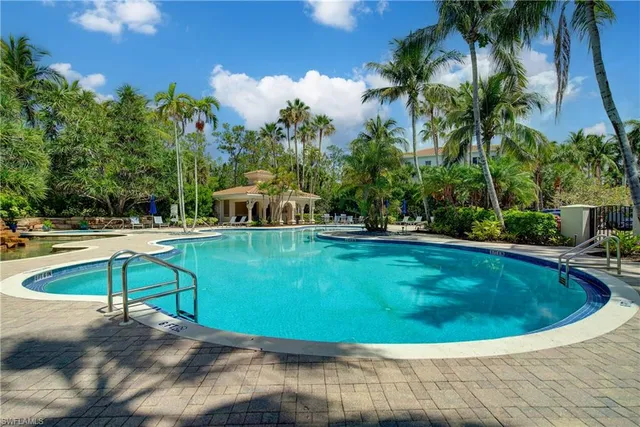$1,595,000 | 2855 Tiburon Boulevard East, Unit 102, Naples, FL 34109