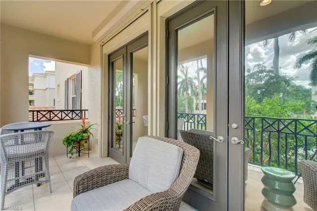 $1,595,000 | 2855 Tiburon Boulevard East, Unit 102, Naples, FL 34109