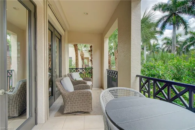 $1,595,000 | 2855 Tiburon Boulevard East, Unit 102, Naples, FL 34109