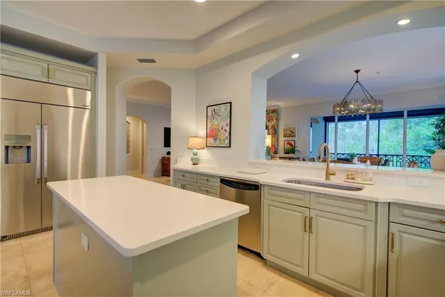 $1,595,000 | 2855 Tiburon Boulevard East, Unit 102, Naples, FL 34109