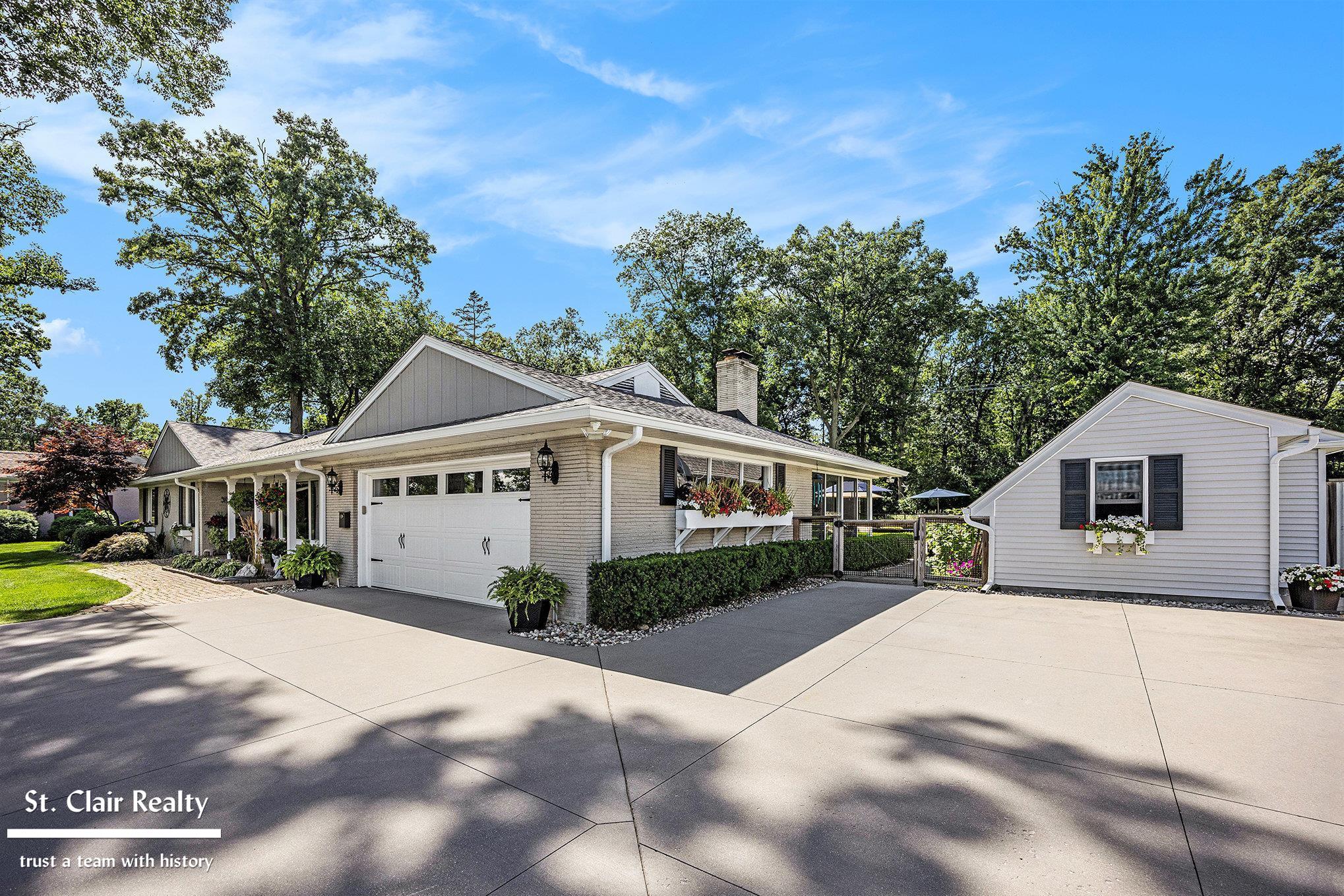 983 North Riverside Avenue St. Clair, MI 48079 - Photo 5 of 51