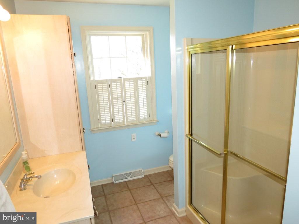 215 Taylor Road York, PA 17406 - Photo 14 of 36 Gallery Image 14