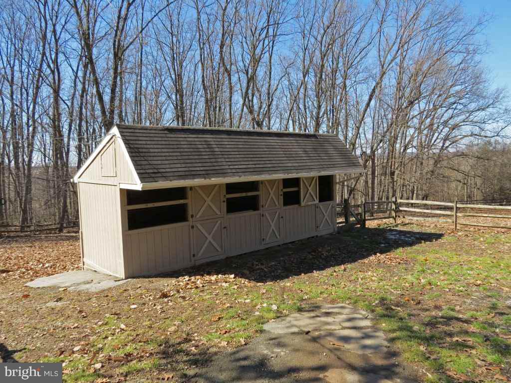 215 Taylor Road York, PA 17406 - Photo 30 of 36 Gallery Image 30