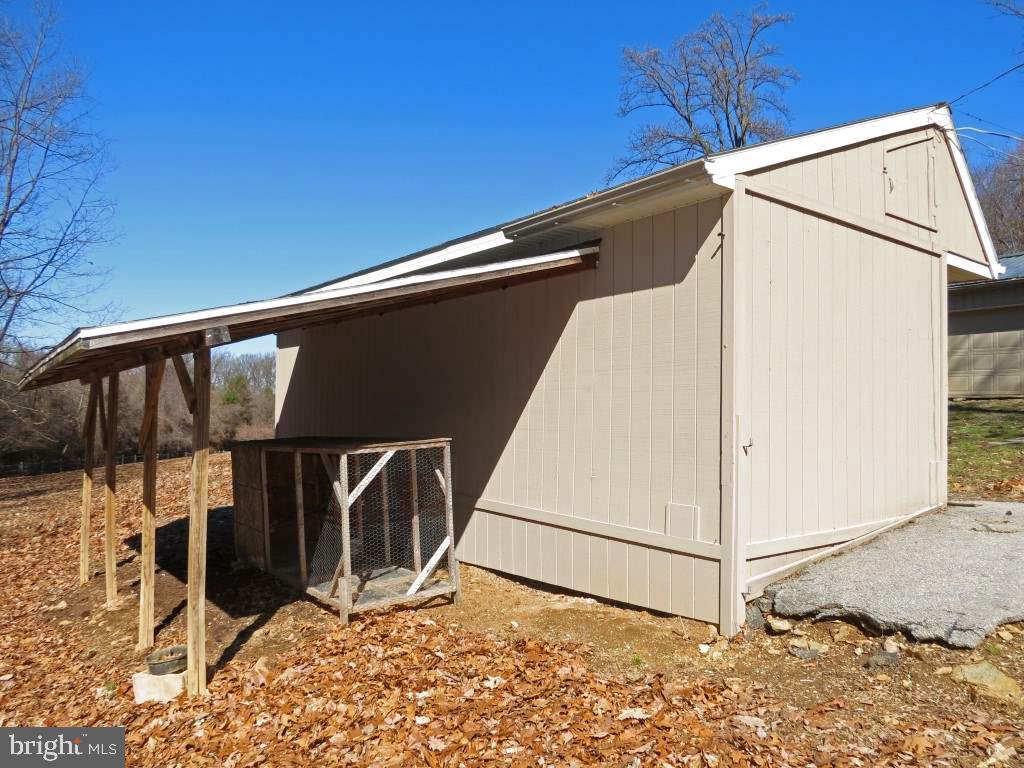 215 Taylor Road York, PA 17406 - Photo 32 of 36 Gallery Image 32