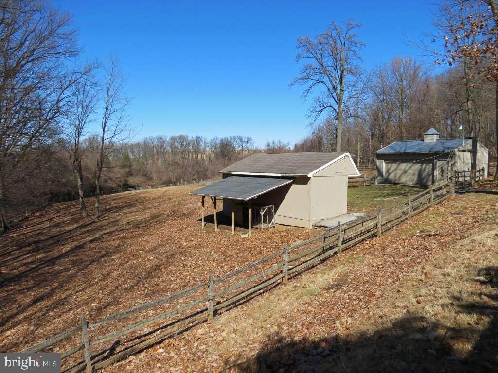 215 Taylor Road York, PA 17406 - Photo 33 of 36 Gallery Image 33