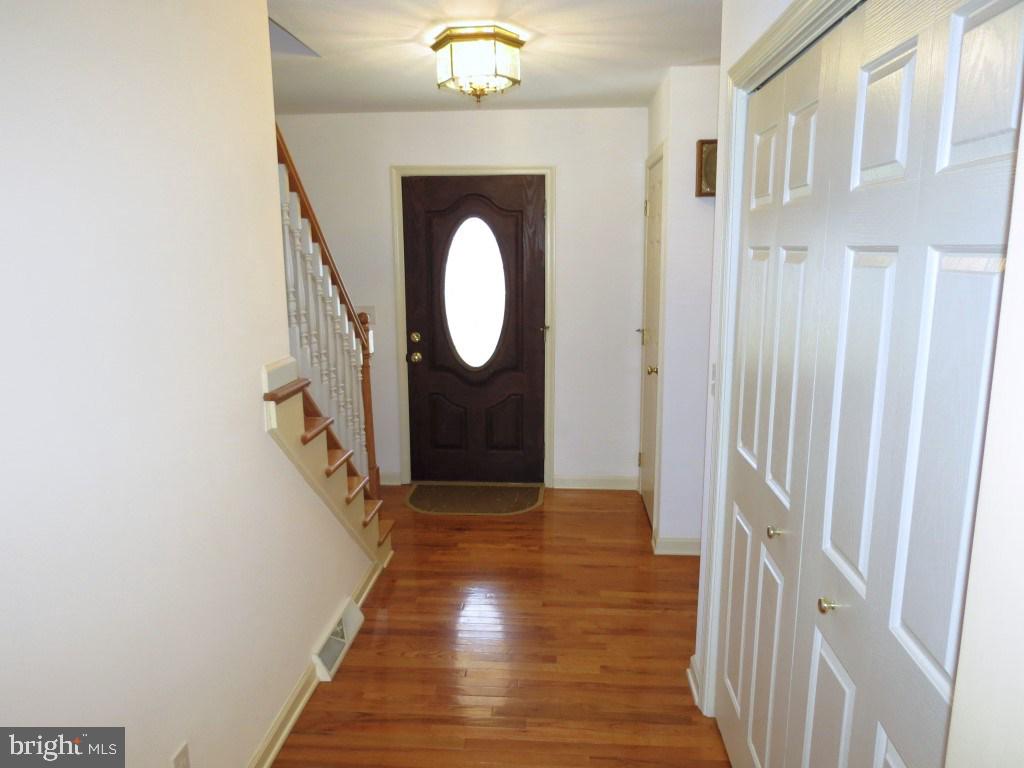 215 Taylor Road York, PA 17406 - Photo 6 of 36 Gallery Image 6