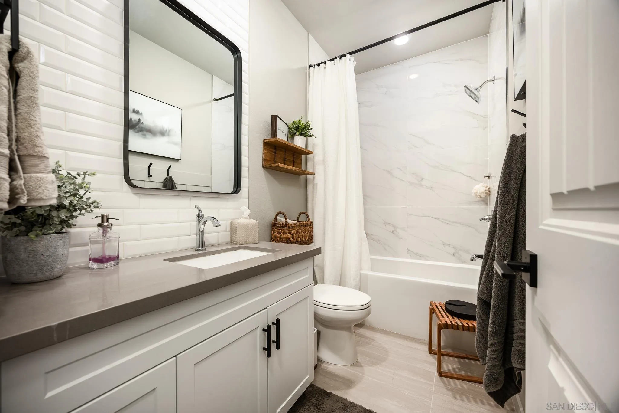 32197 Bunkhouse Road Winchester, CA 92596 - Photo 11 of 50 Gallery Image 11