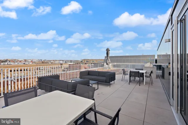 $1,950,000 | 1111 24th Street Northwest, Unit 27, Washington, DC 20037