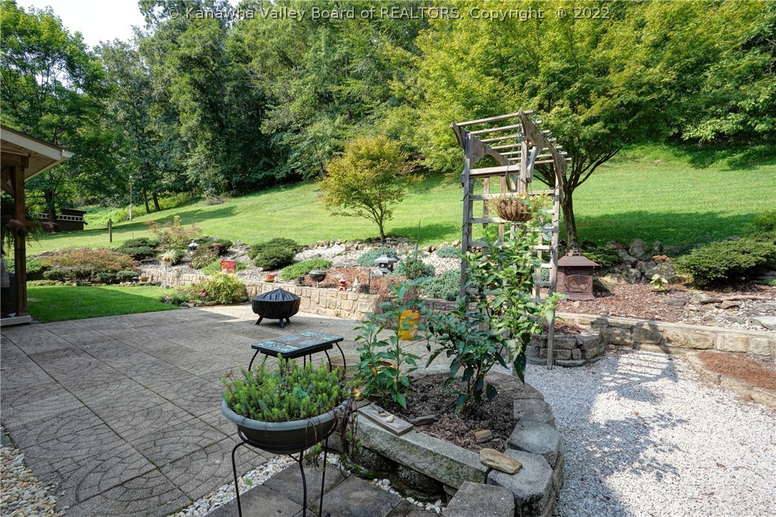 1231 Paula Road Charleston, WV 25314 - Photo 5 of 39 Gallery Image 5