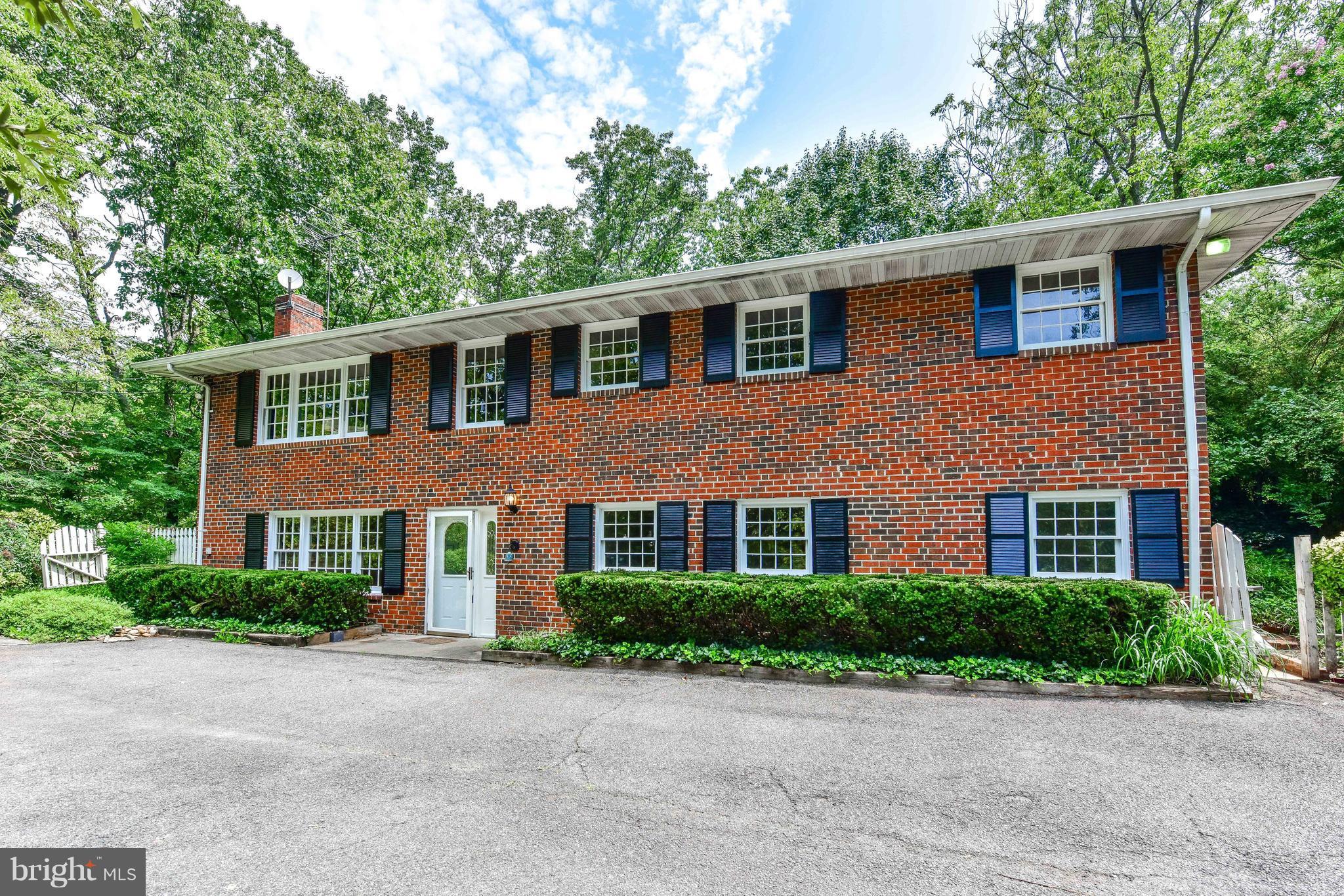 7201 Fort Hunt Road Alexandria, VA 22307 - Photo 1 of 30 front view of a house