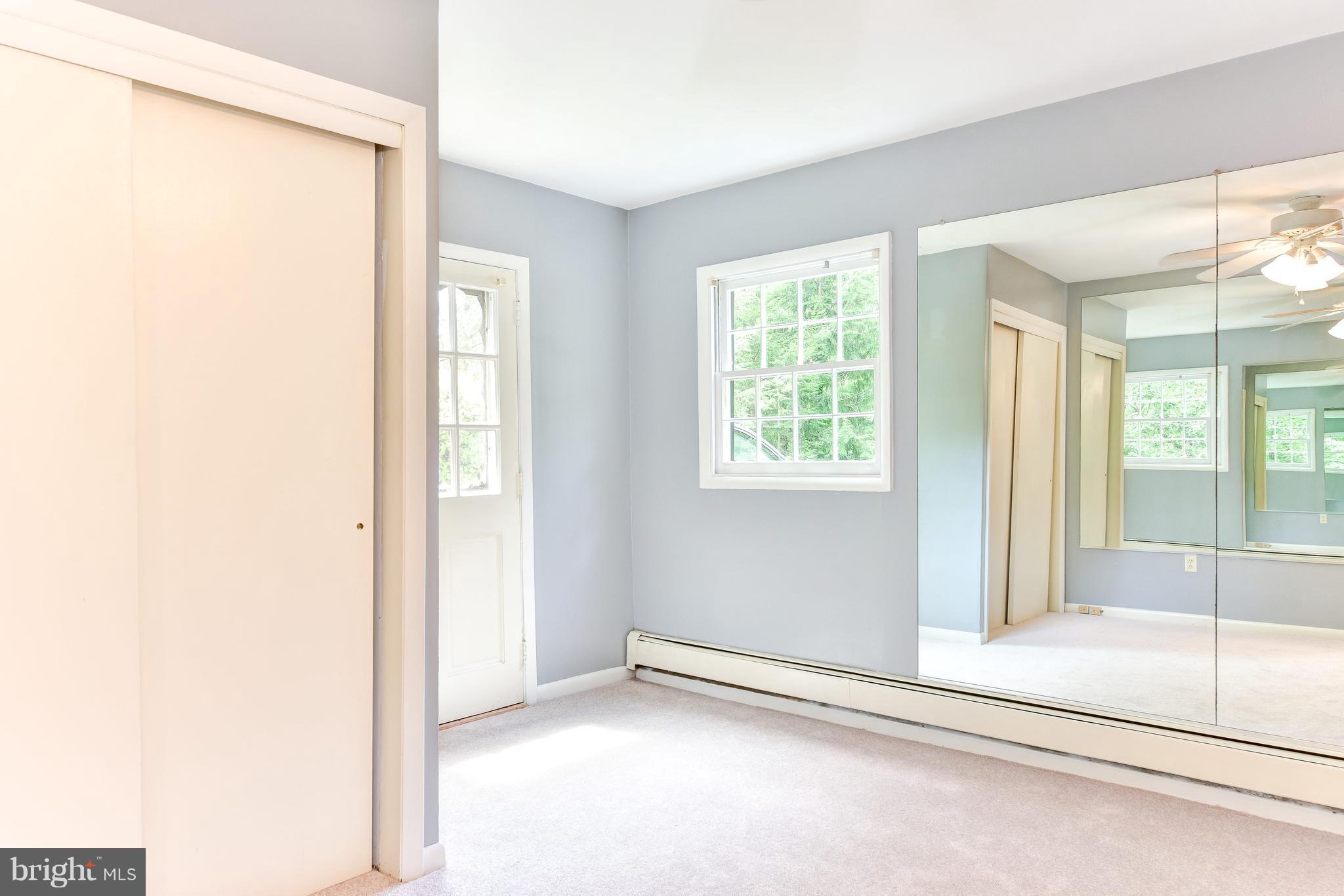 7201 Fort Hunt Road Alexandria, VA 22307 - Photo 18 of 30 a view of an empty room with a window