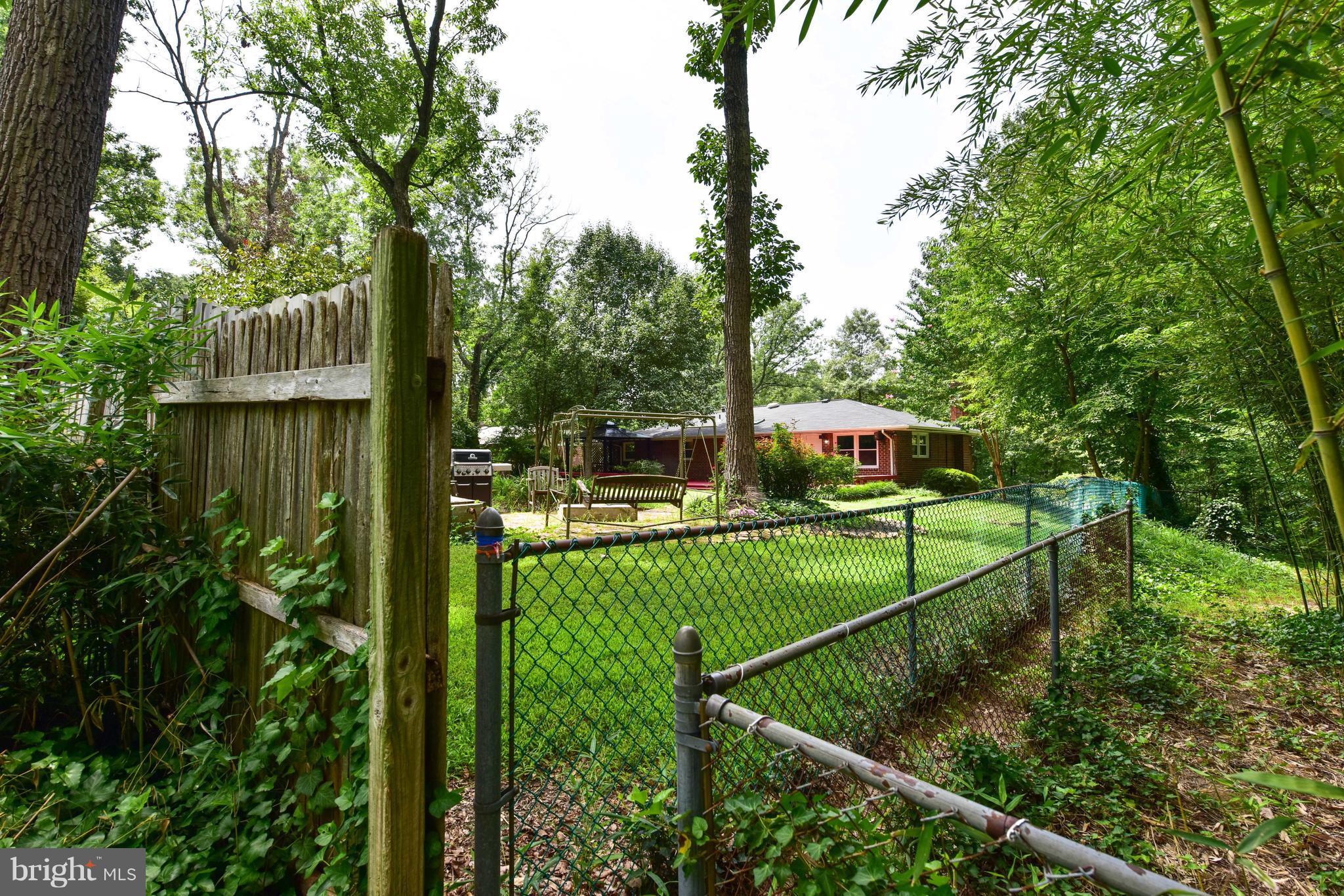 7201 Fort Hunt Road Alexandria, VA 22307 - Photo 26 of 30 a view of a garden from deck