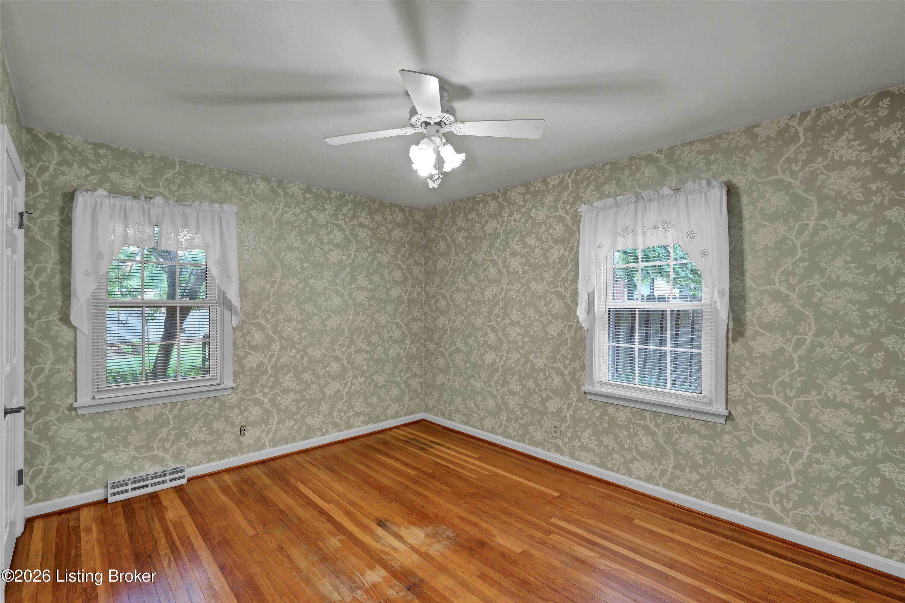 6901 Greenlawn Road Louisville, KY 40222 - Photo 21 of 44 Bedroom 2