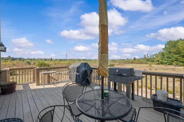 $550,000 | 77544 38th Avenue, Covert, MI 49043