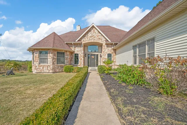 $589,000 | 77544 38th Avenue, Covert, MI 49043