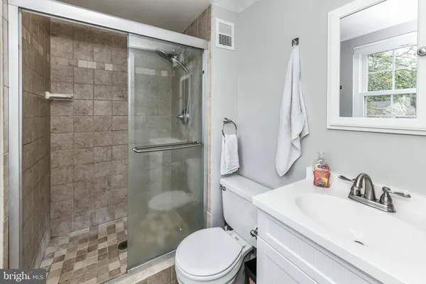 $785,000 | 1721 Whitewood Lane, Herndon, VA 20170