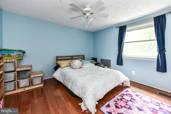 $785,000 | 1721 Whitewood Lane, Herndon, VA 20170