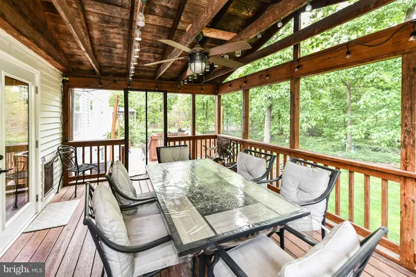 $785,000 | 1721 Whitewood Lane, Herndon, VA 20170