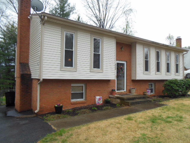 3630 Bower Road Roanoke, VA 24018 - Photo 2 of 24 DSCN4692