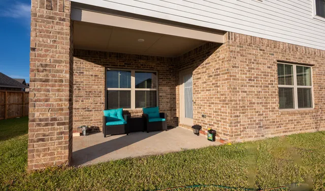 $2,100 | 409 Aurora Creek Lane, Katy, TX 77493