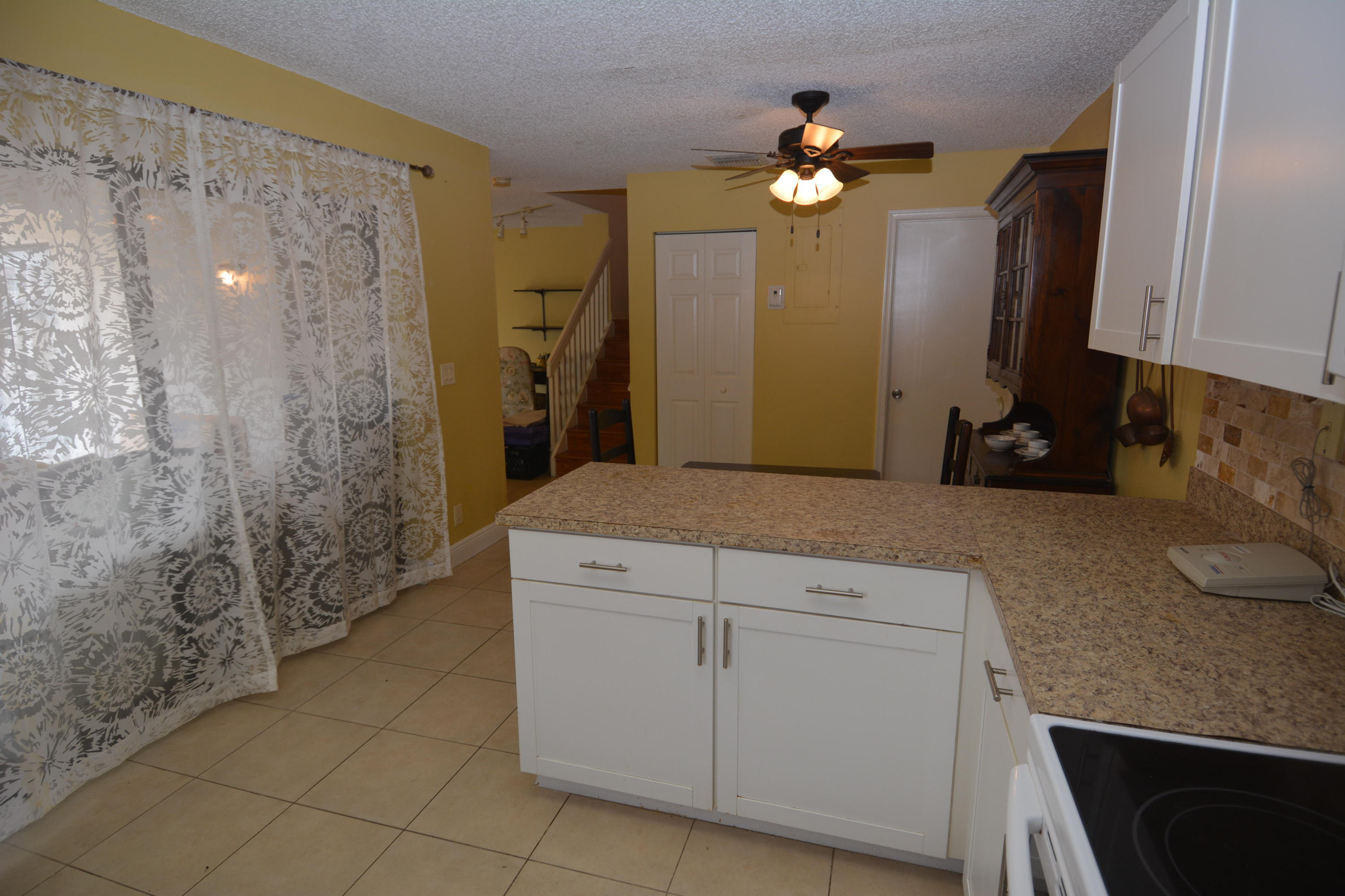 7626 Courtyard Run West Boca Raton, FL 33433 - Photo 21 of 28 Kitchen reverse