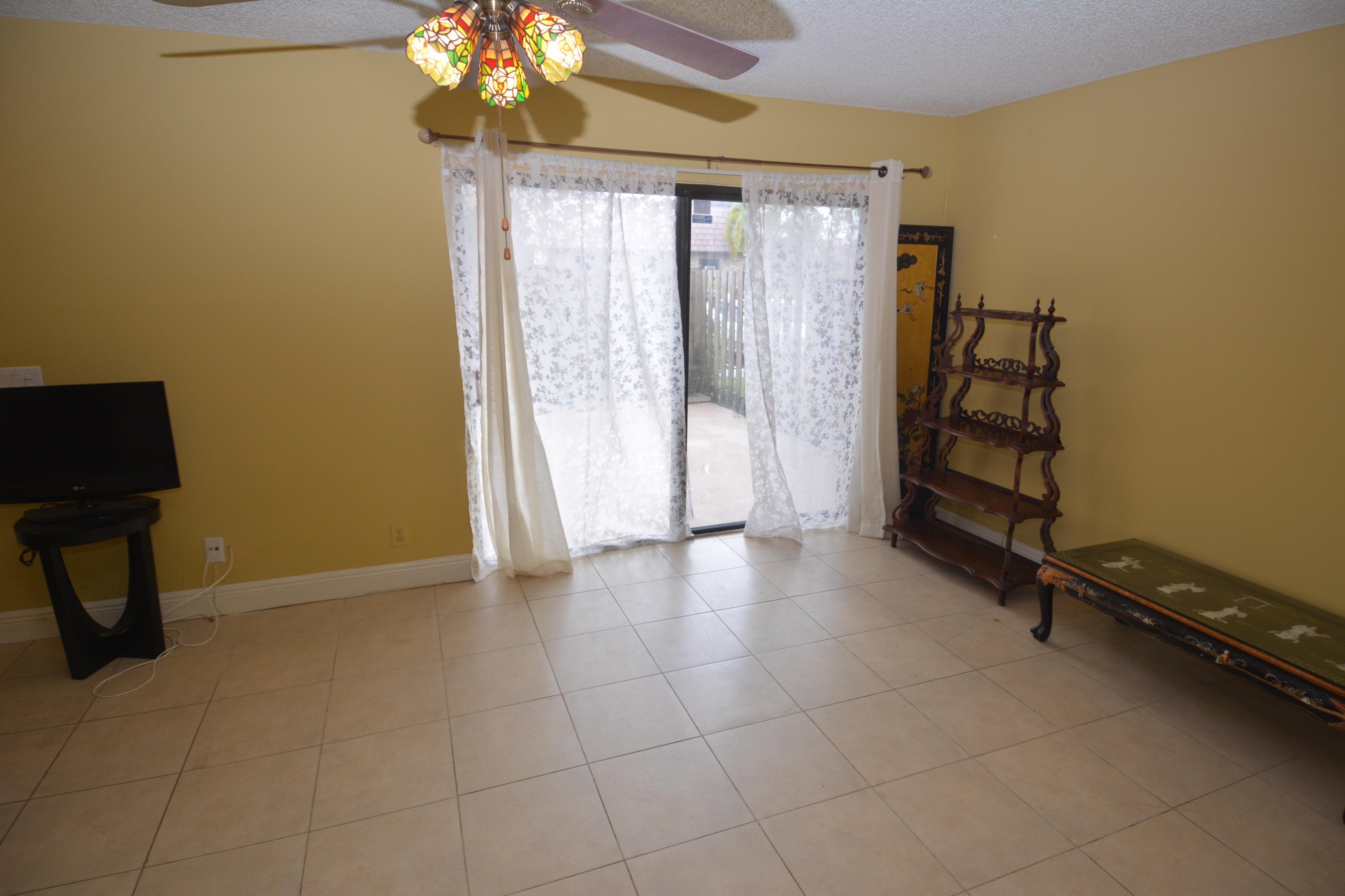 7626 Courtyard Run West Boca Raton, FL 33433 - Photo 22 of 28 Window in living room
