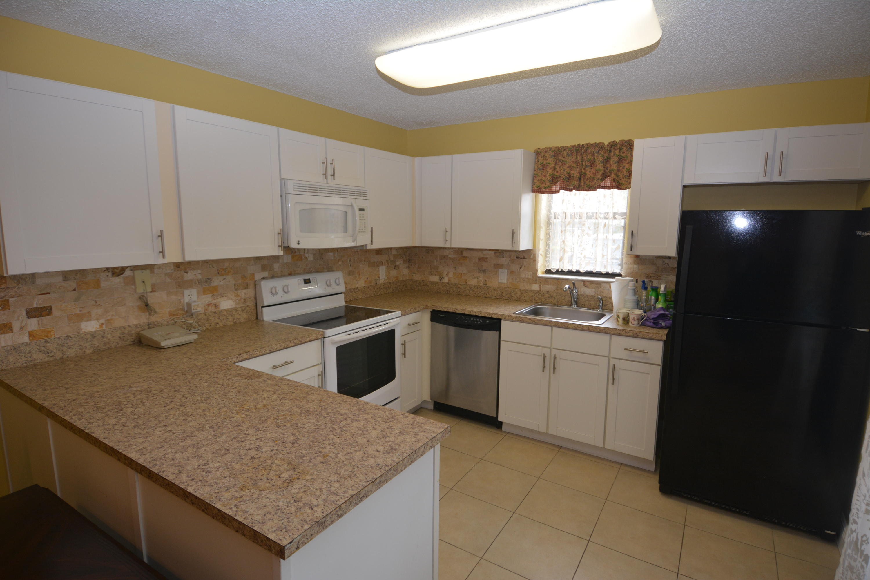7626 Courtyard Run West Boca Raton, FL 33433 - Photo 6 of 28 Kitchen