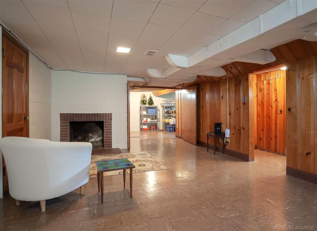 1133 Roslyn Road Grosse Pointe Woods, MI 48236 - Photo 31 of 39