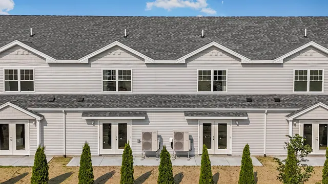 $410,000 | 4 Tanager Circle, Unit 8, Concord, NH 03303