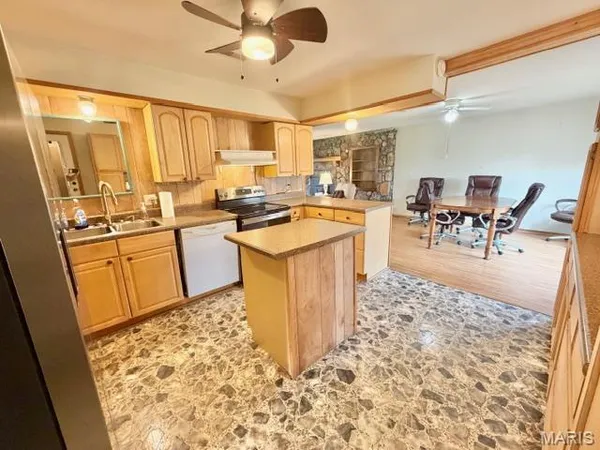 $149,900 | 17901 Dove Road, Phillipsburg, MO 65722