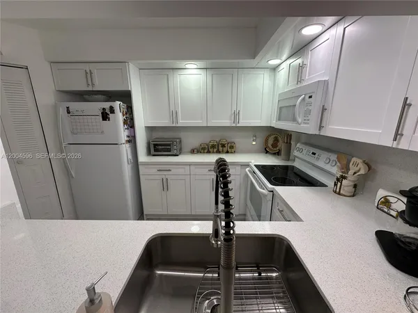 $1,890 | 12650 Southwest 6th Street, Unit 412K, Pembroke Pines, FL 33027
